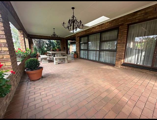 6 BEDROOM HOUSE FOR SALE IN DUNNOTTAR